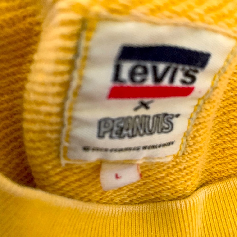 Levi's Yellow Snoopy Graphic Sweatshirt - Picture 4 of 5